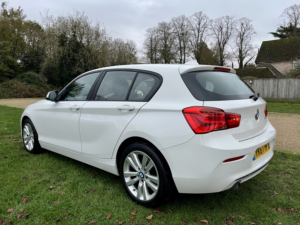 BMW 1 SERIES