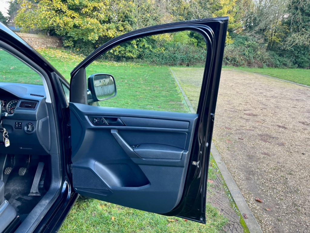 VOLKSWAGEN CADDY MAXI