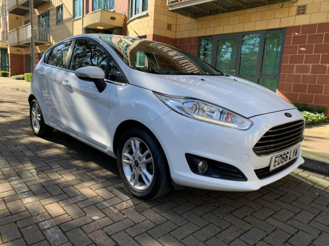FORD FIESTA 1.0T EcoBoost Zetec Euro 6 (s/s) 5dr