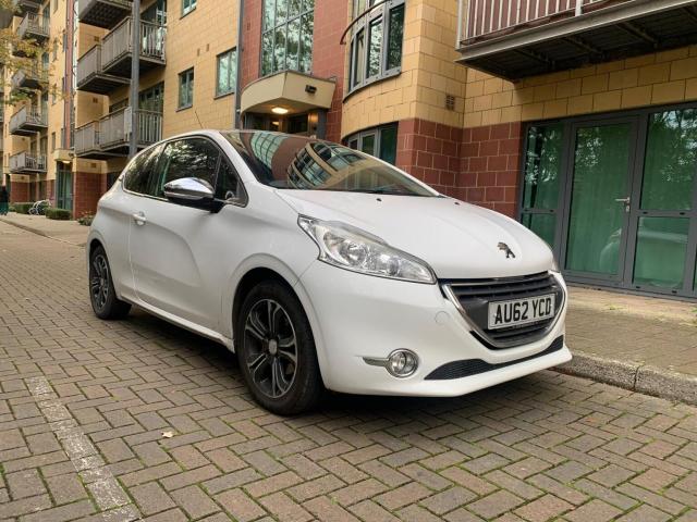 PEUGEOT 208 1.2 VTi Allure Euro 5 3dr