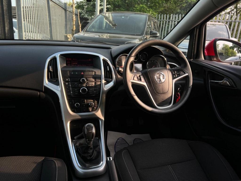 VAUXHALL ASTRA