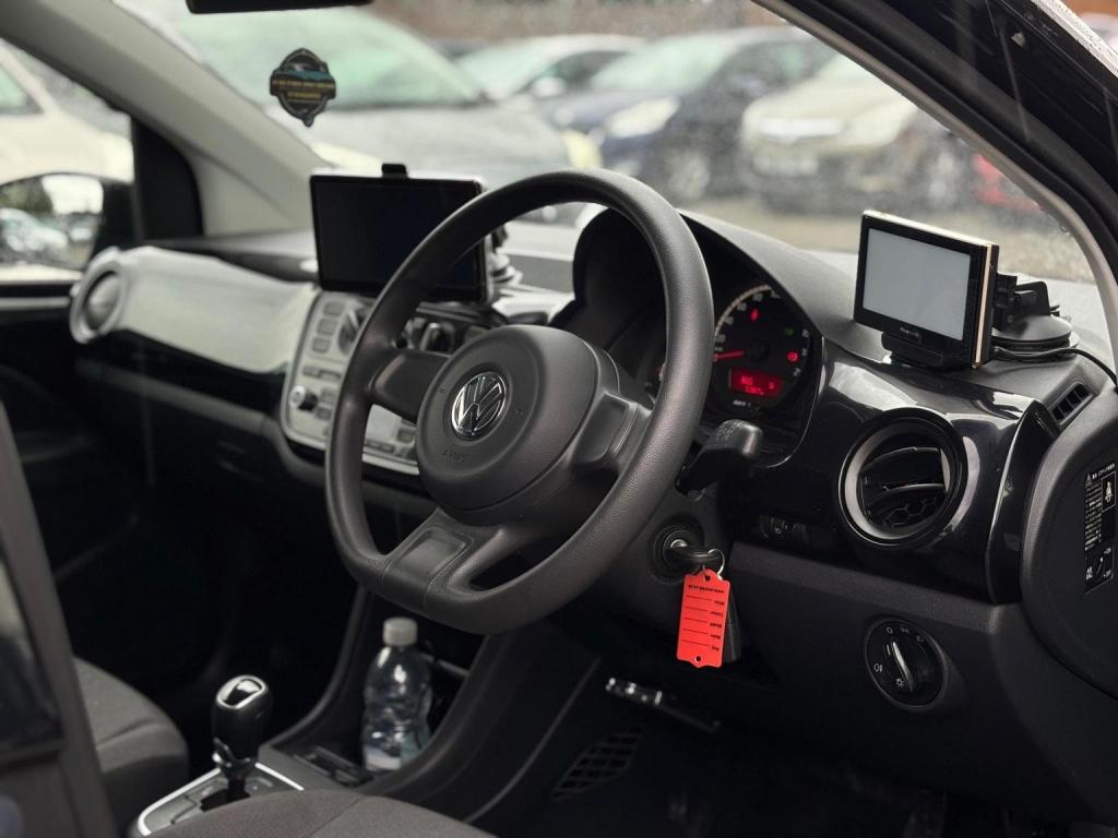 VOLKSWAGEN UP