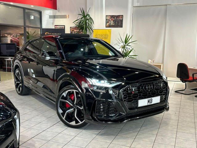 AUDI RSQ8