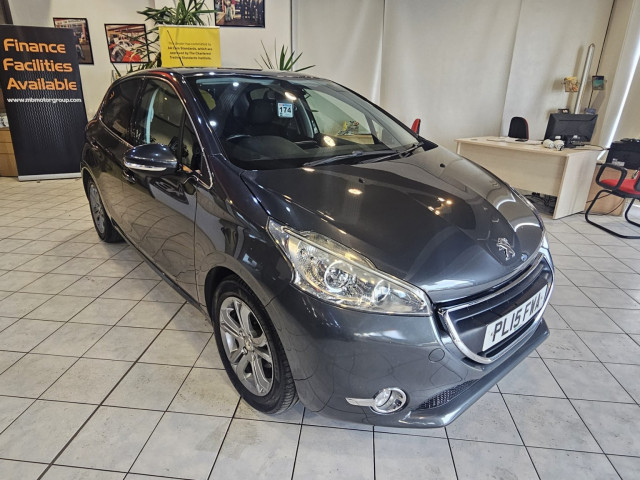 PEUGEOT 208