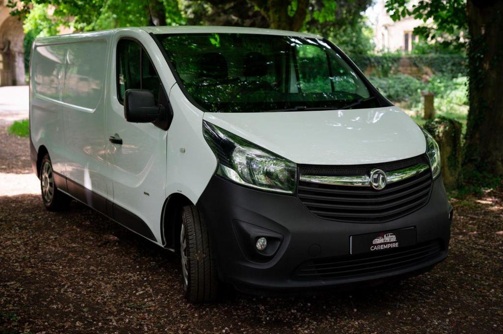 VAUXHALL VIVARO