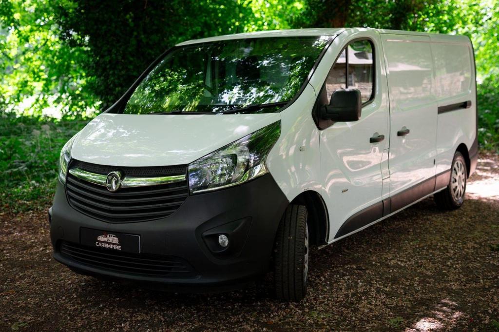 VAUXHALL VIVARO