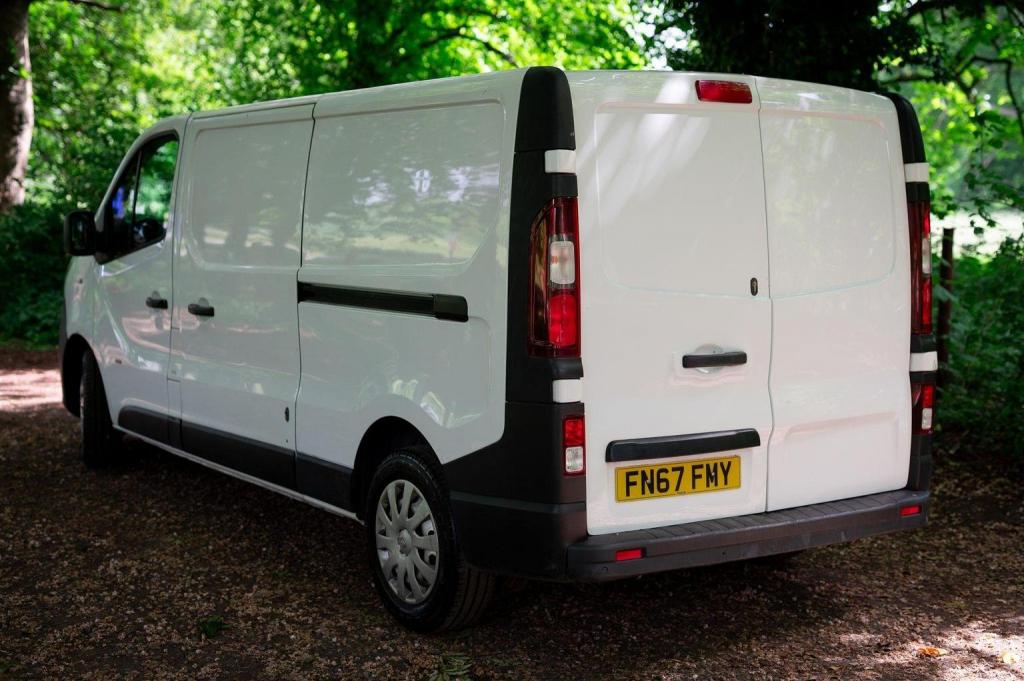 VAUXHALL VIVARO