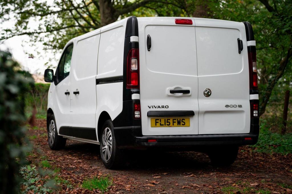 VAUXHALL VIVARO