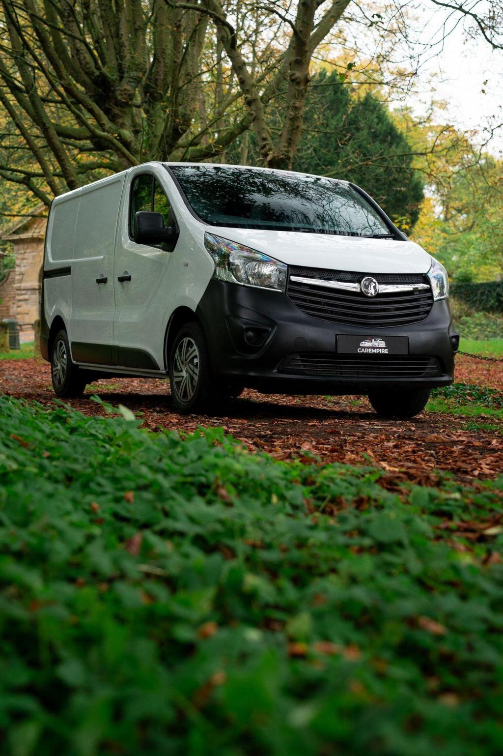 VAUXHALL VIVARO