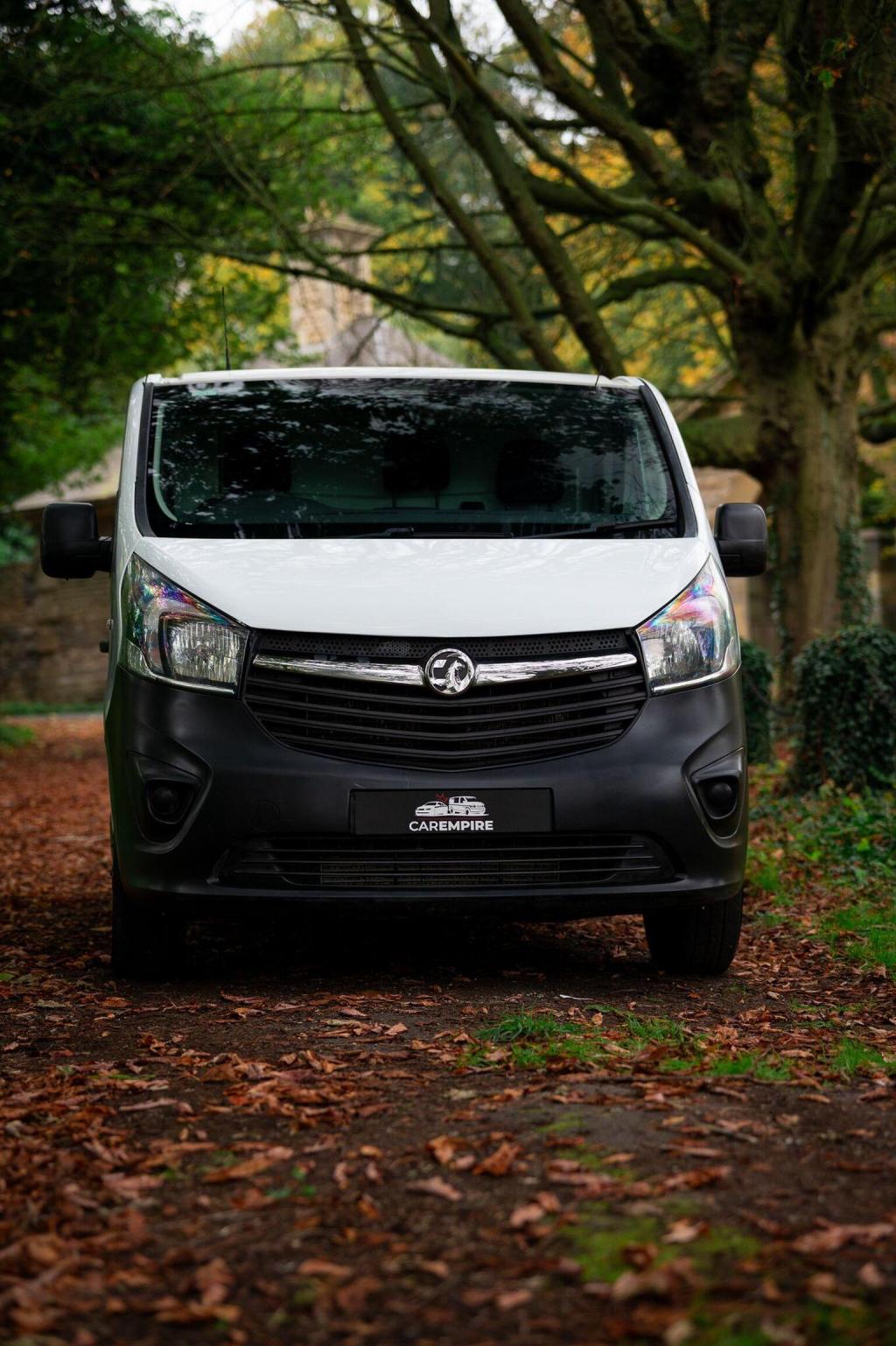 VAUXHALL VIVARO