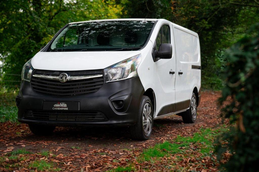 VAUXHALL VIVARO