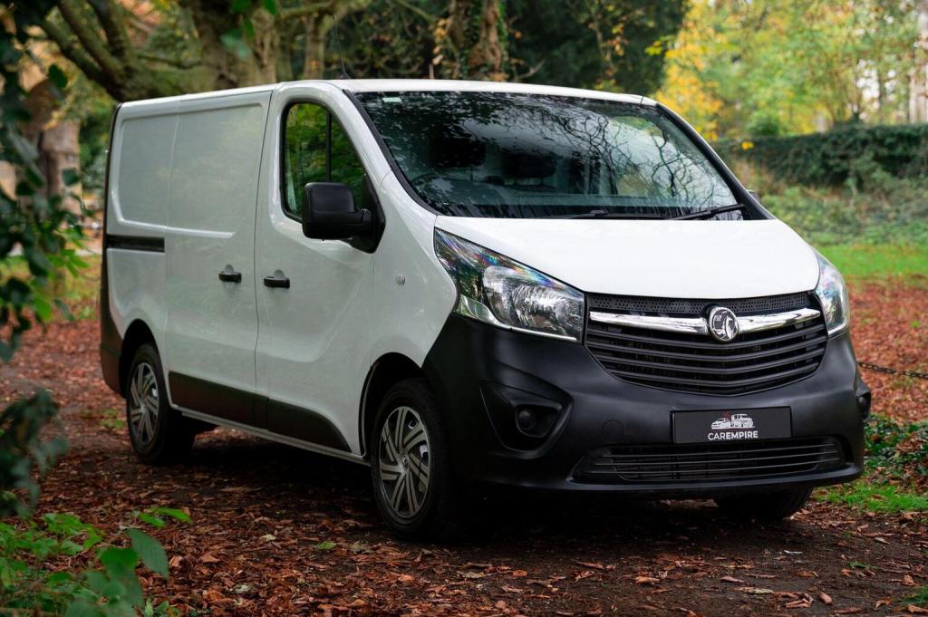 VAUXHALL VIVARO
