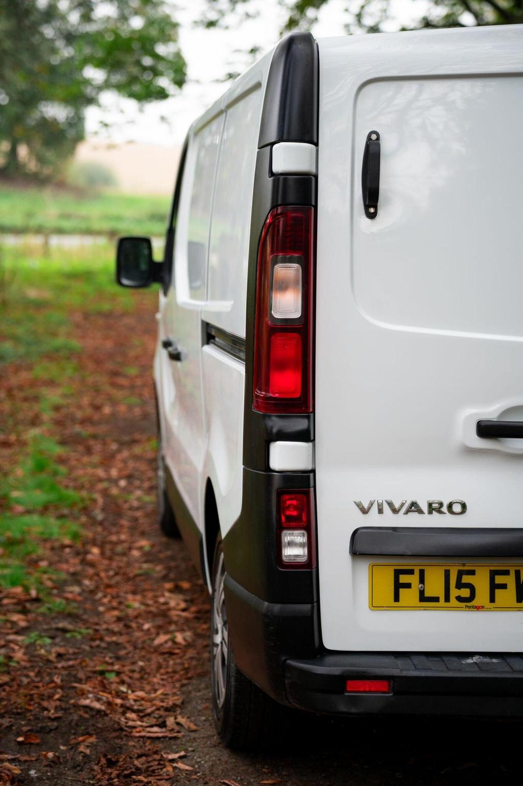 VAUXHALL VIVARO