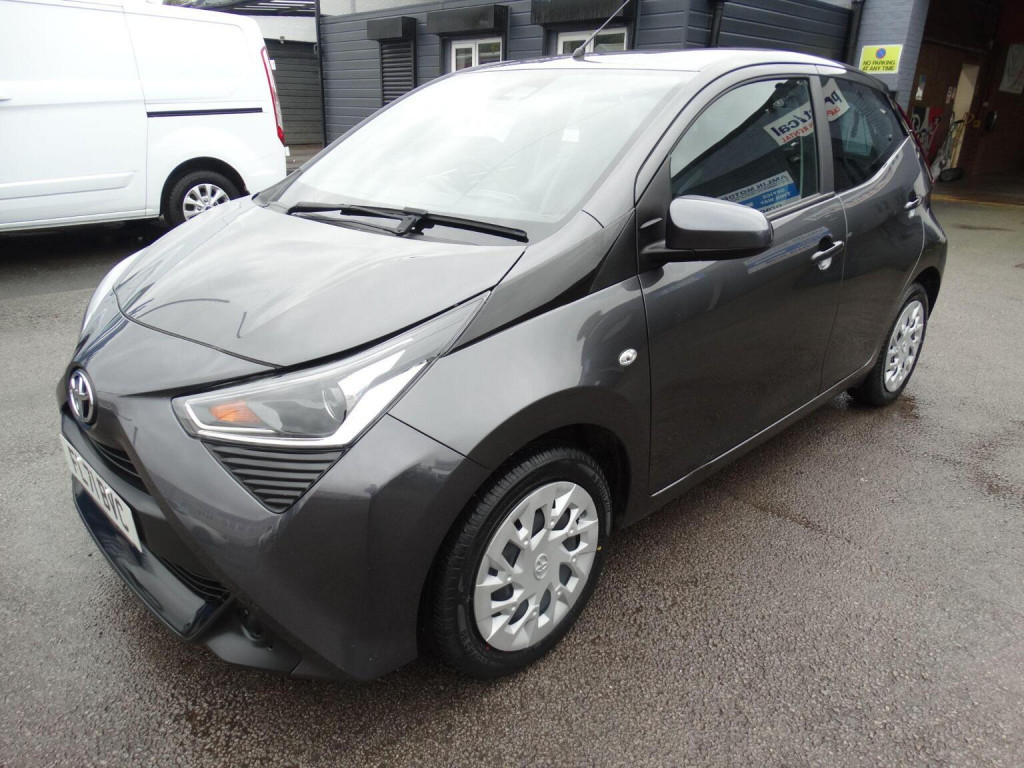 TOYOTA AYGO 1.0 VVT-i x-play Euro 6 (s/s) 5dr