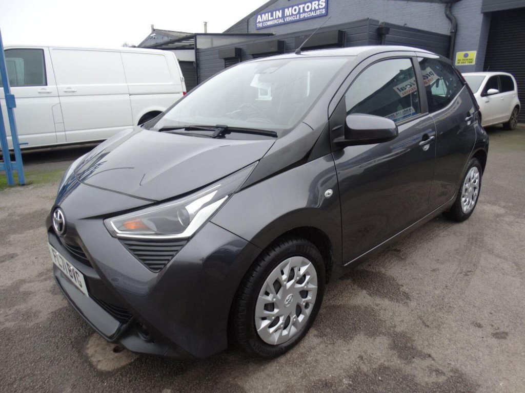 TOYOTA AYGO 1.0 VVT-i x-play Euro 6 (s/s) 5dr