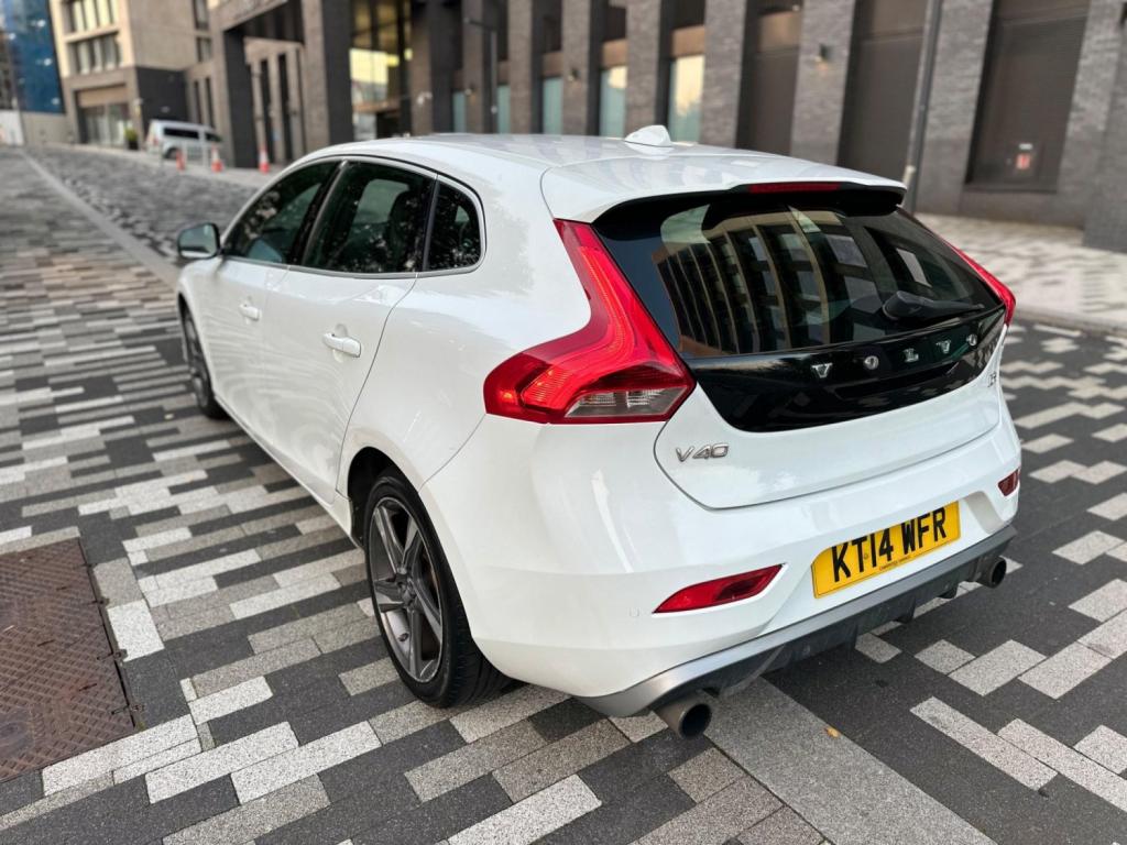 VOLVO V40