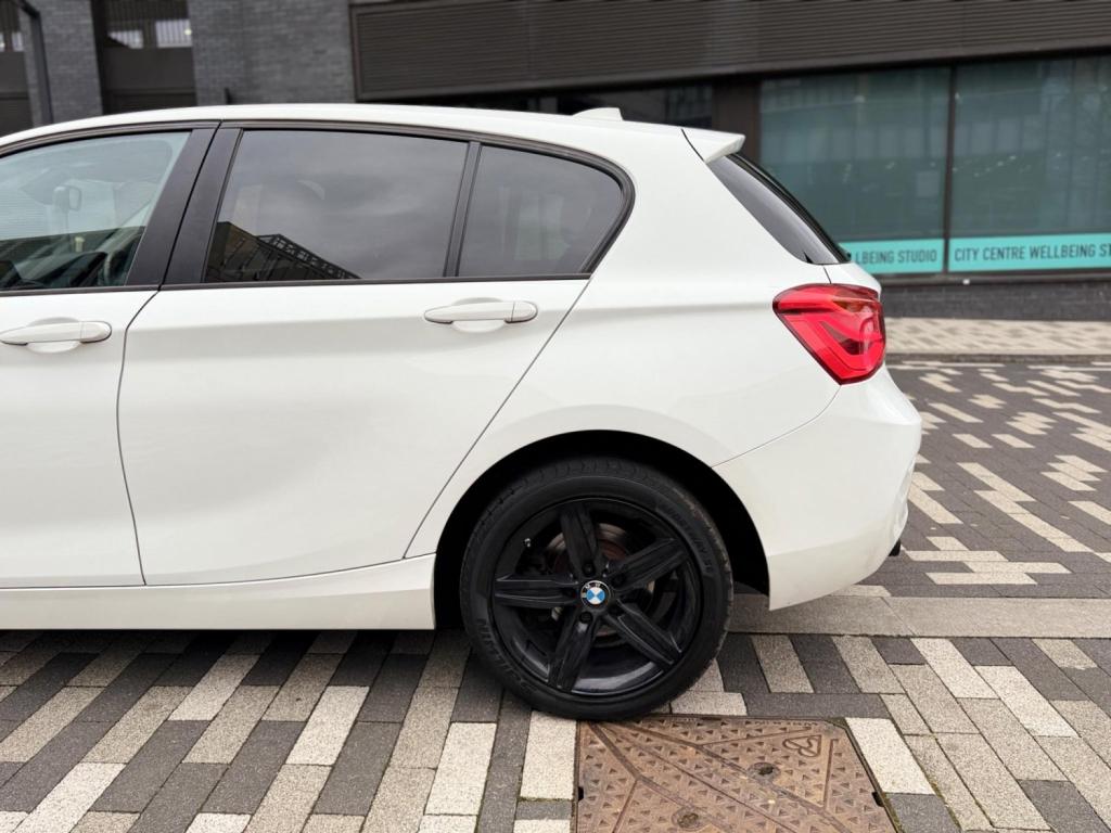 BMW 1 SERIES