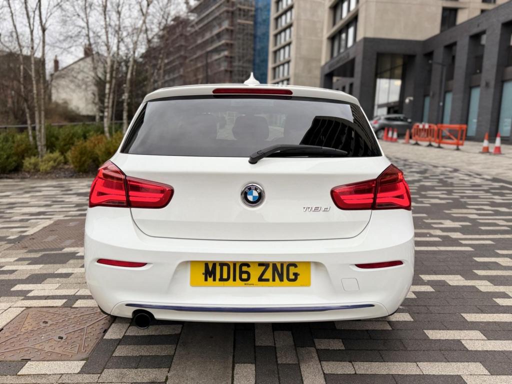 BMW 1 SERIES