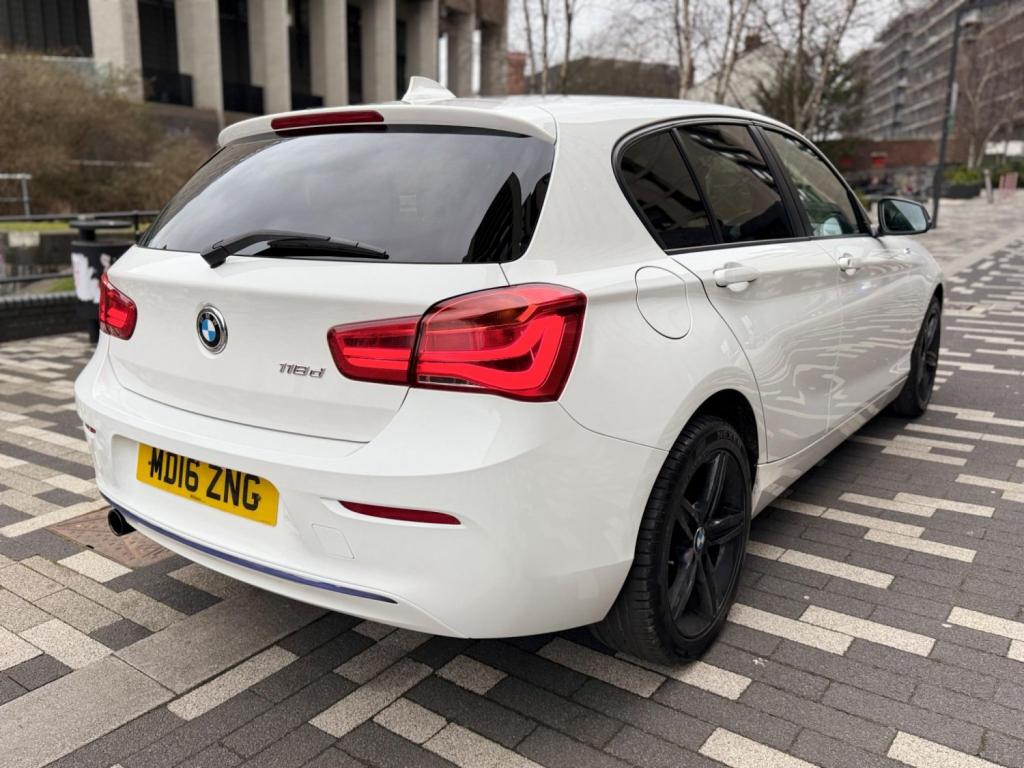 BMW 1 SERIES