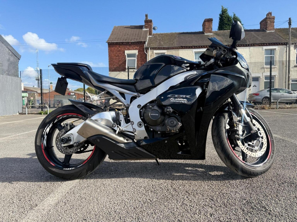 HONDA CBR1000RR Fireblade