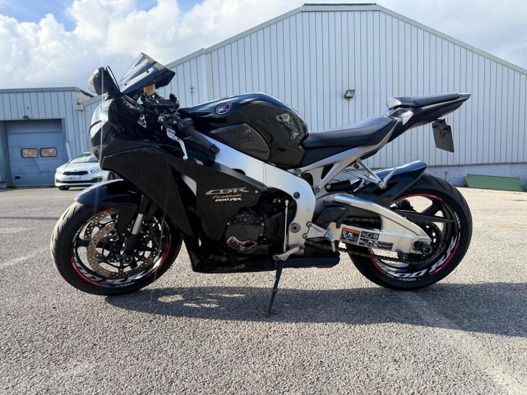 HONDA CBR1000RR Fireblade