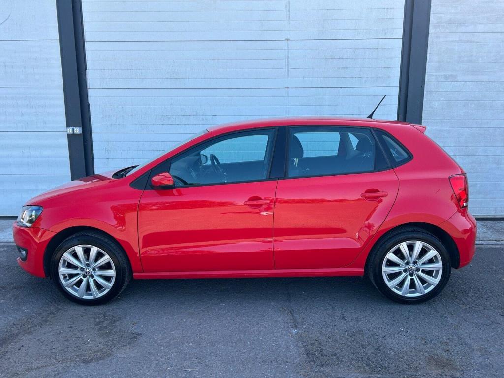 VOLKSWAGEN POLO