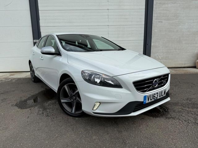 VOLVO V40 1.6 D2 R-Design