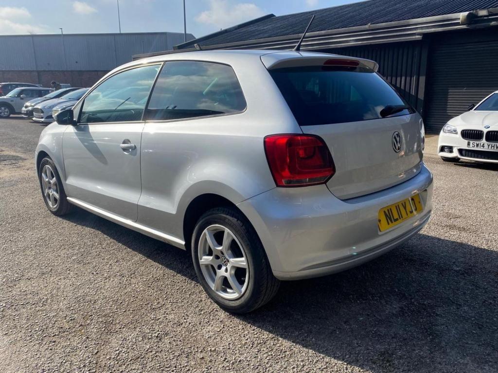 VOLKSWAGEN POLO