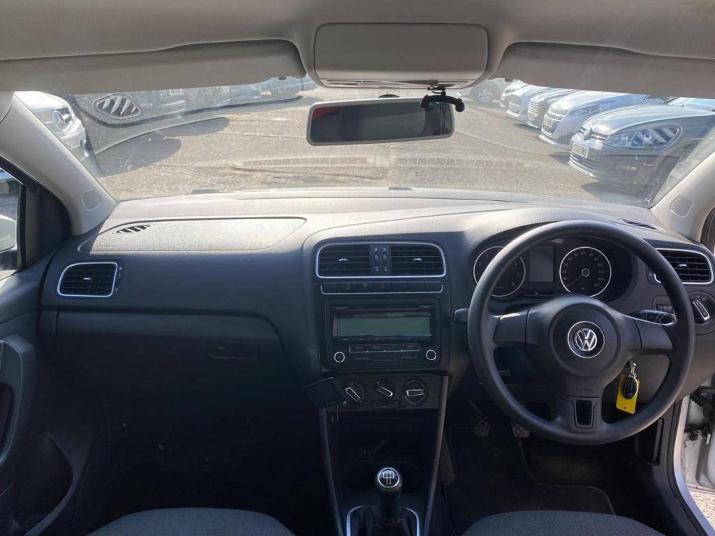 VOLKSWAGEN POLO