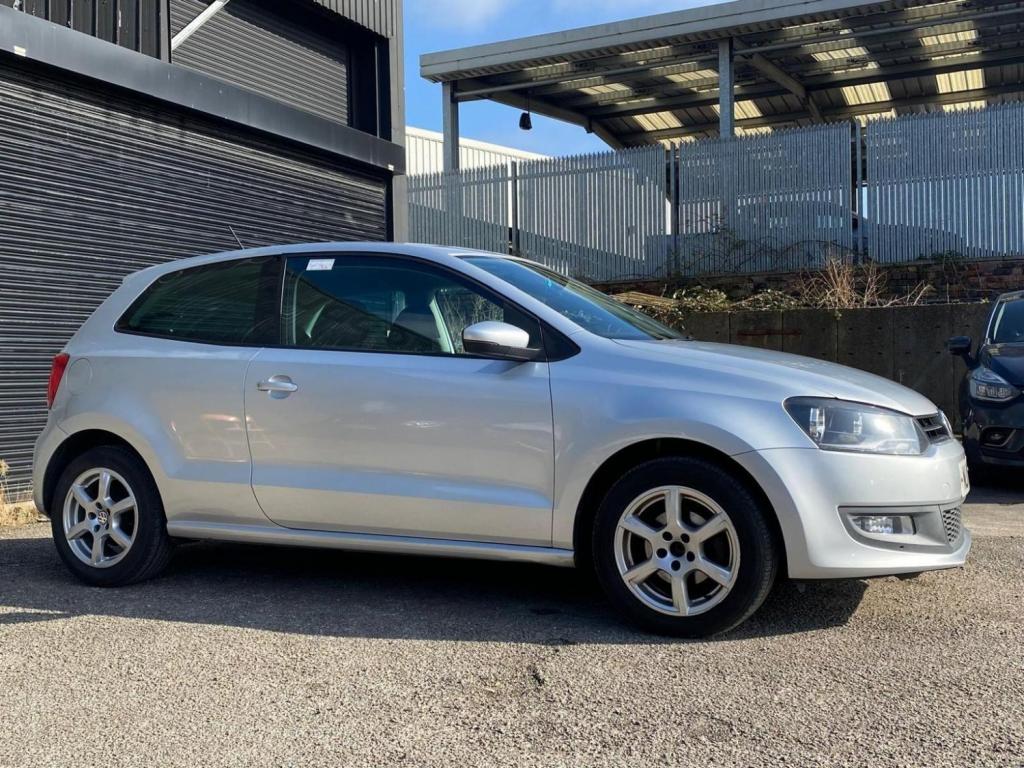 VOLKSWAGEN POLO