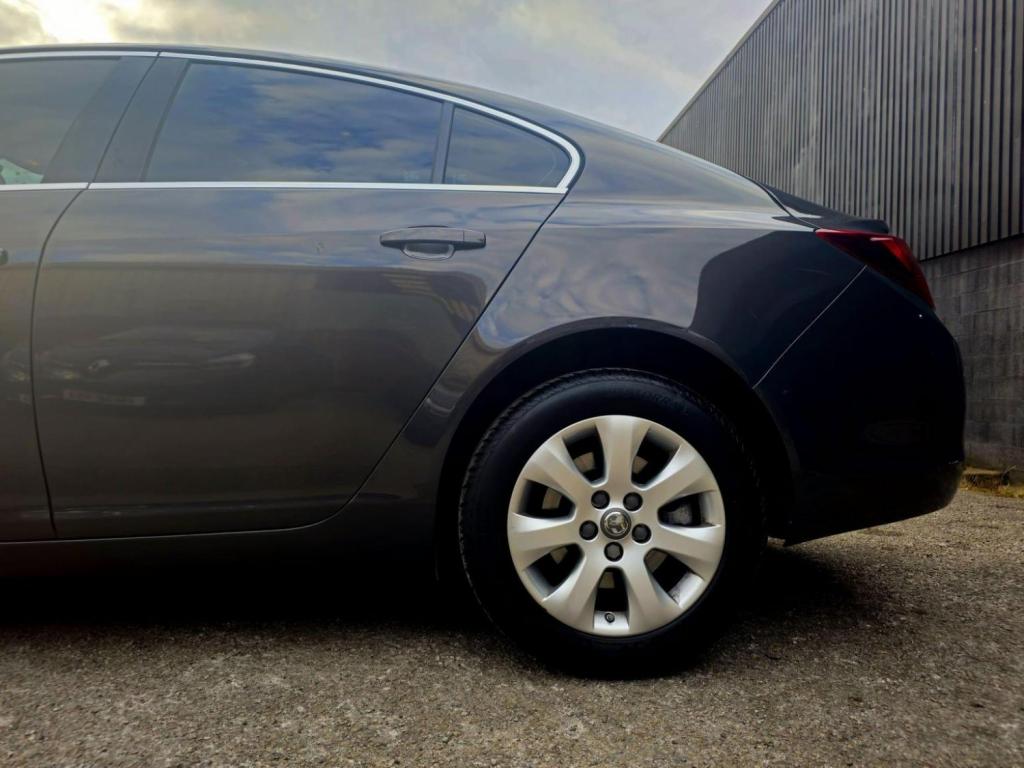 VAUXHALL INSIGNIA