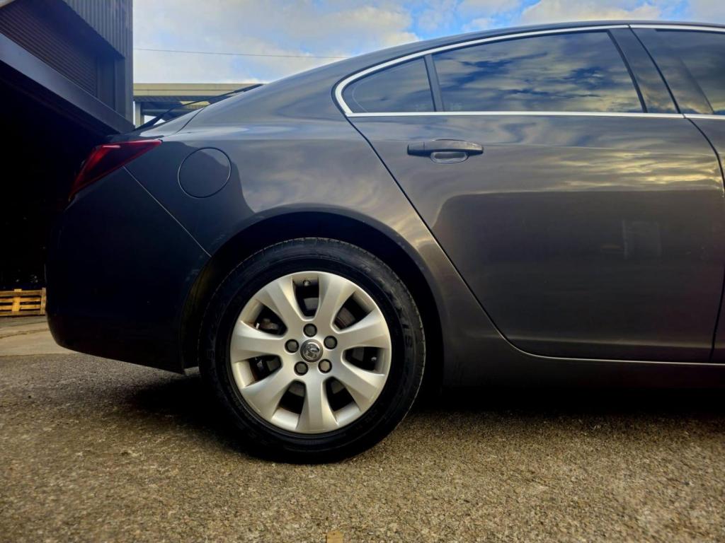 VAUXHALL INSIGNIA