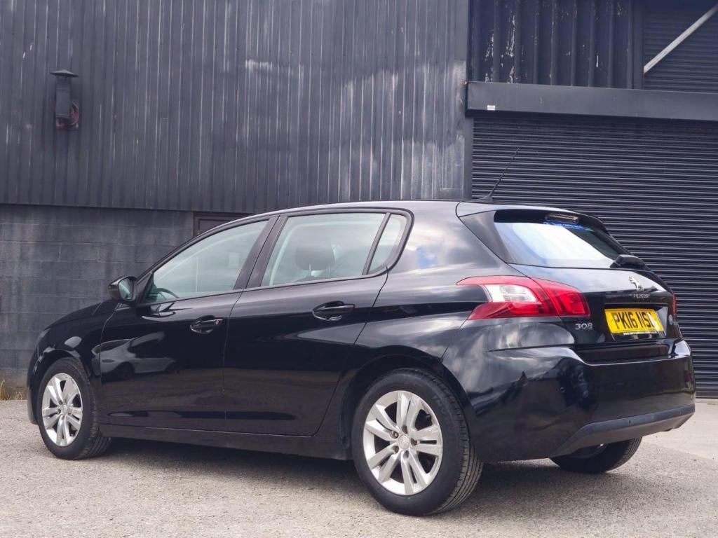 PEUGEOT 308