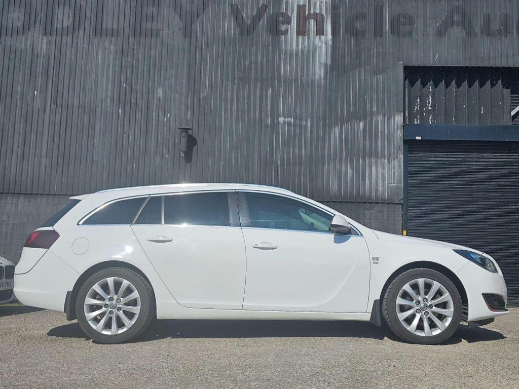 VAUXHALL INSIGNIA