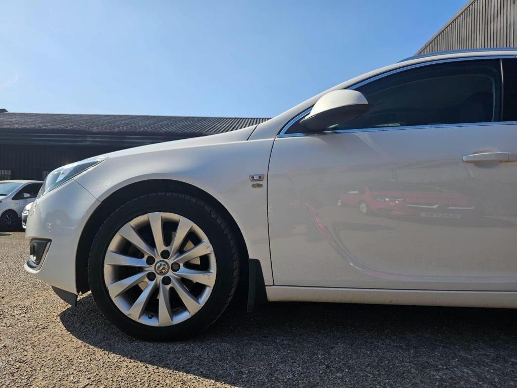 VAUXHALL INSIGNIA