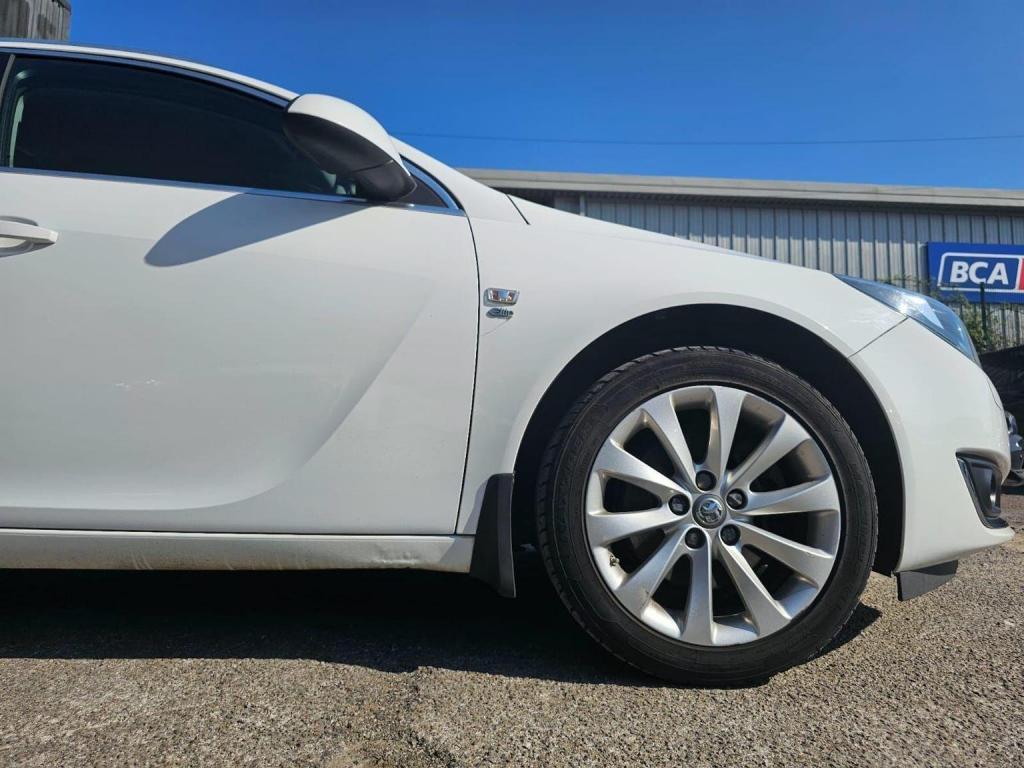 VAUXHALL INSIGNIA