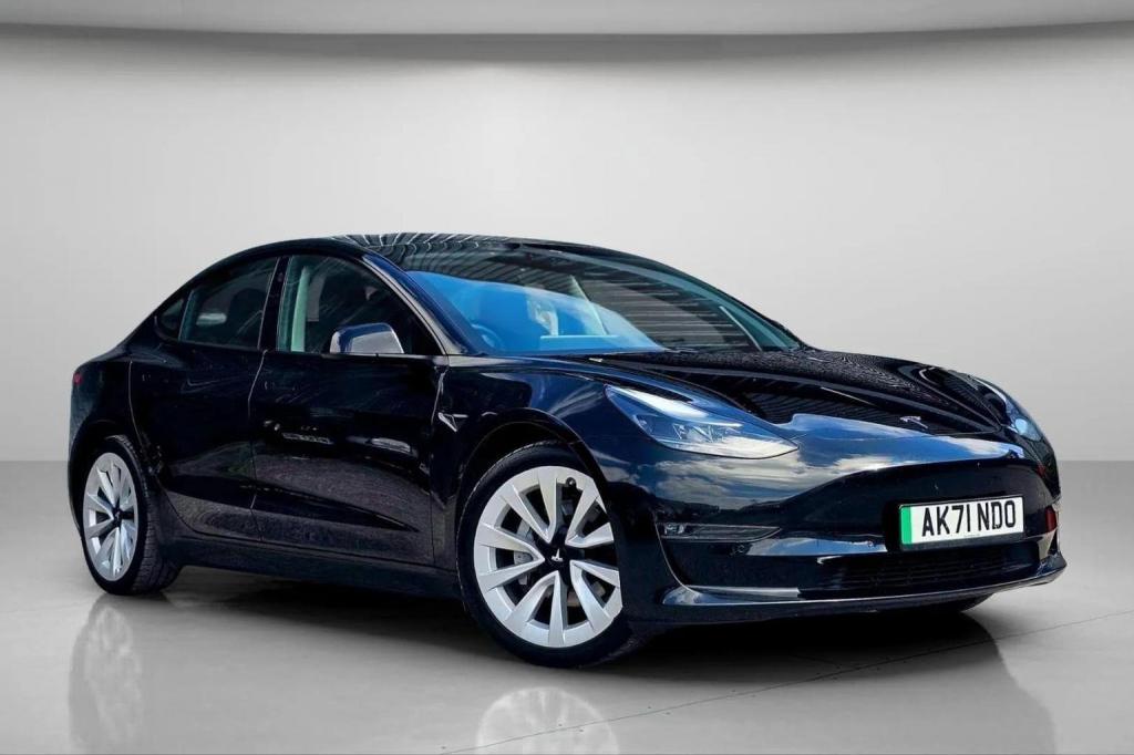 TESLA MODEL 3