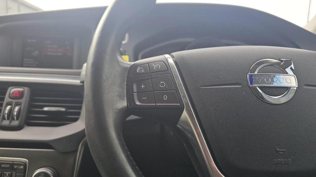 VOLVO V40 CROSS COUNTRY