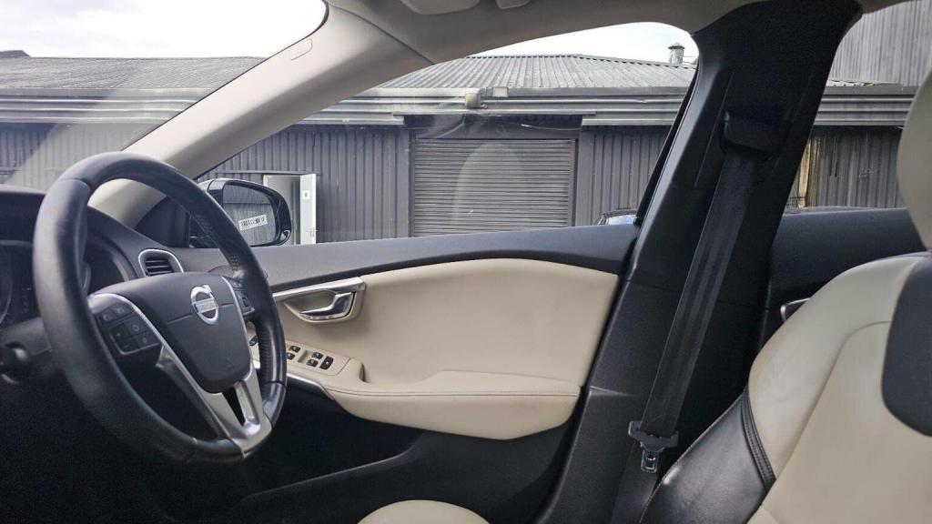 VOLVO V40 CROSS COUNTRY