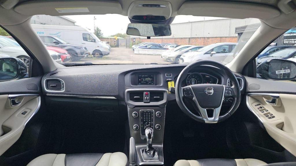 VOLVO V40 CROSS COUNTRY