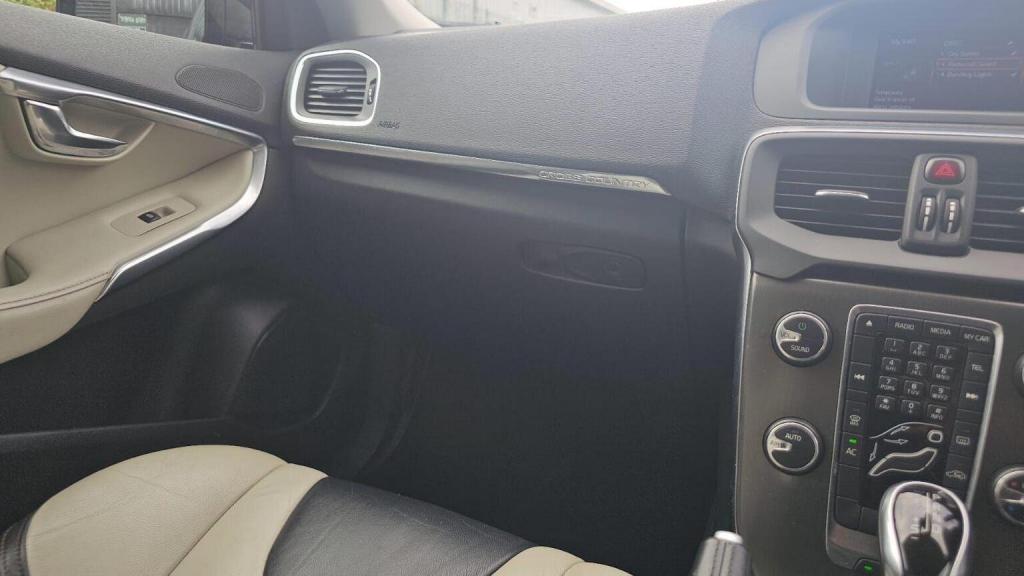 VOLVO V40 CROSS COUNTRY