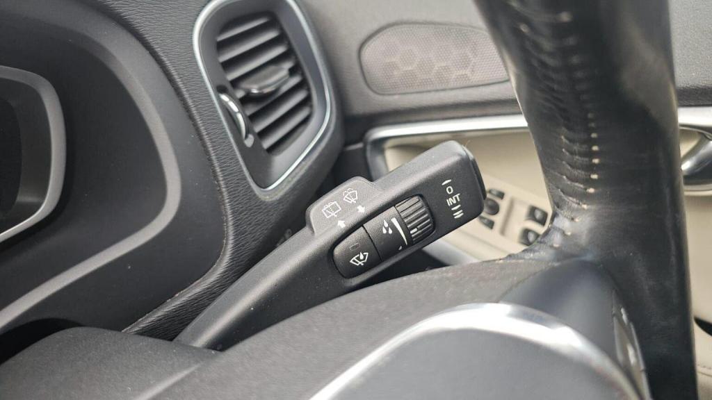 VOLVO V40 CROSS COUNTRY