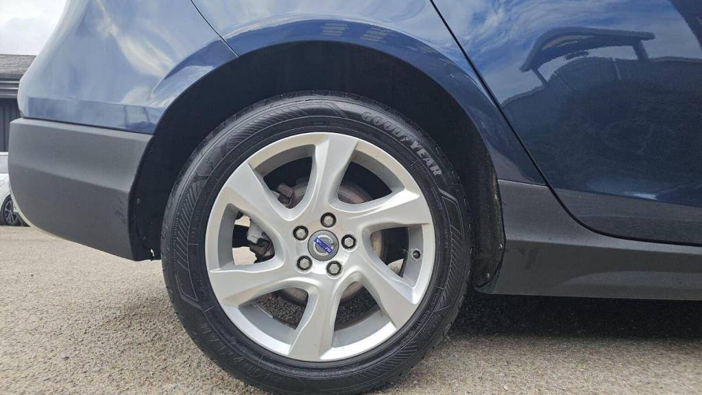 VOLVO V40 CROSS COUNTRY