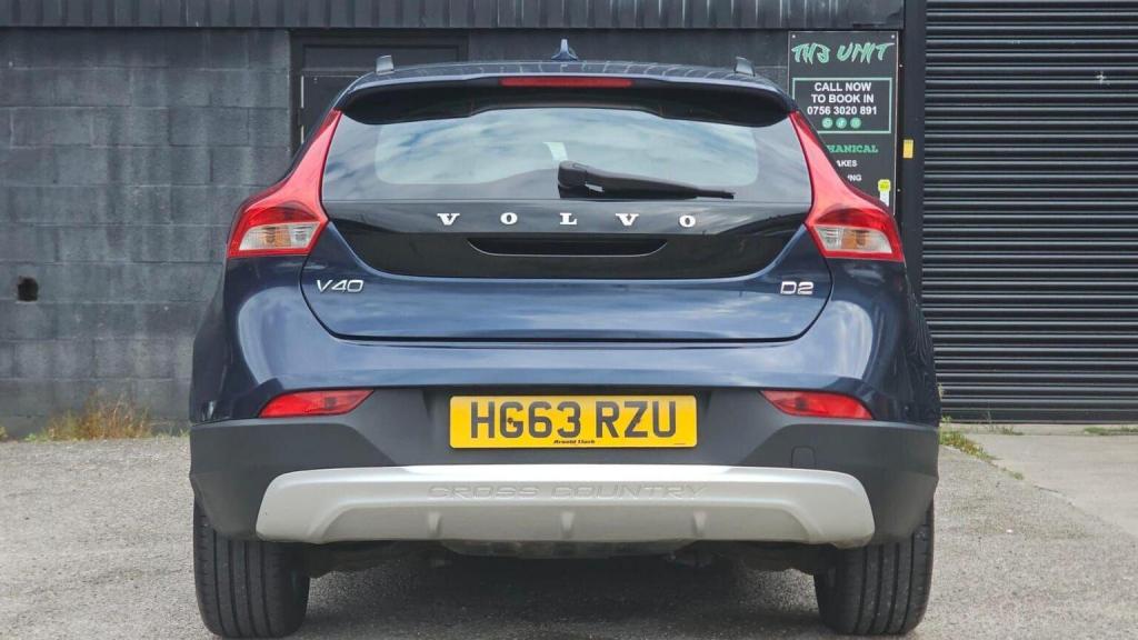 VOLVO V40 CROSS COUNTRY