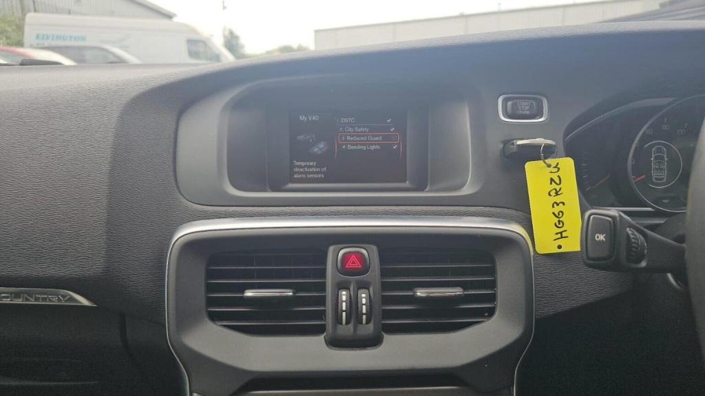 VOLVO V40 CROSS COUNTRY