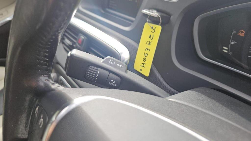 VOLVO V40 CROSS COUNTRY