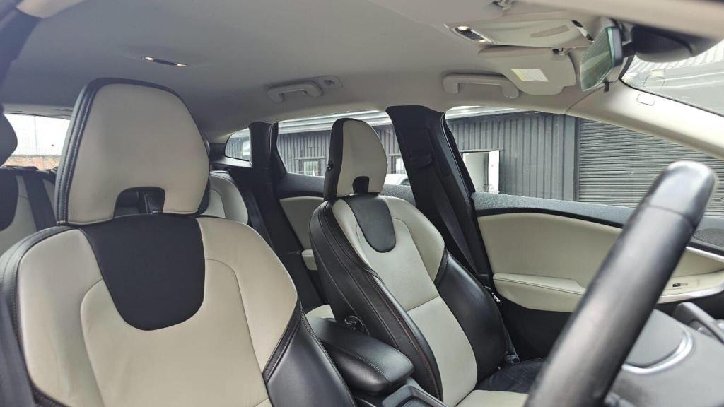 VOLVO V40 CROSS COUNTRY