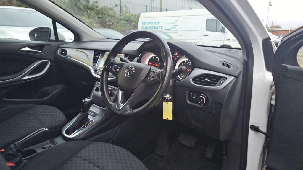 VAUXHALL ASTRA