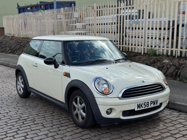 MINI HATCH