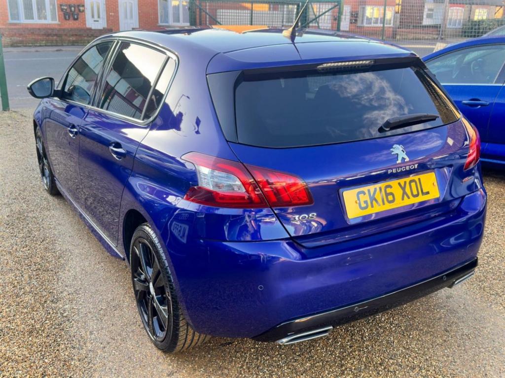 PEUGEOT 308